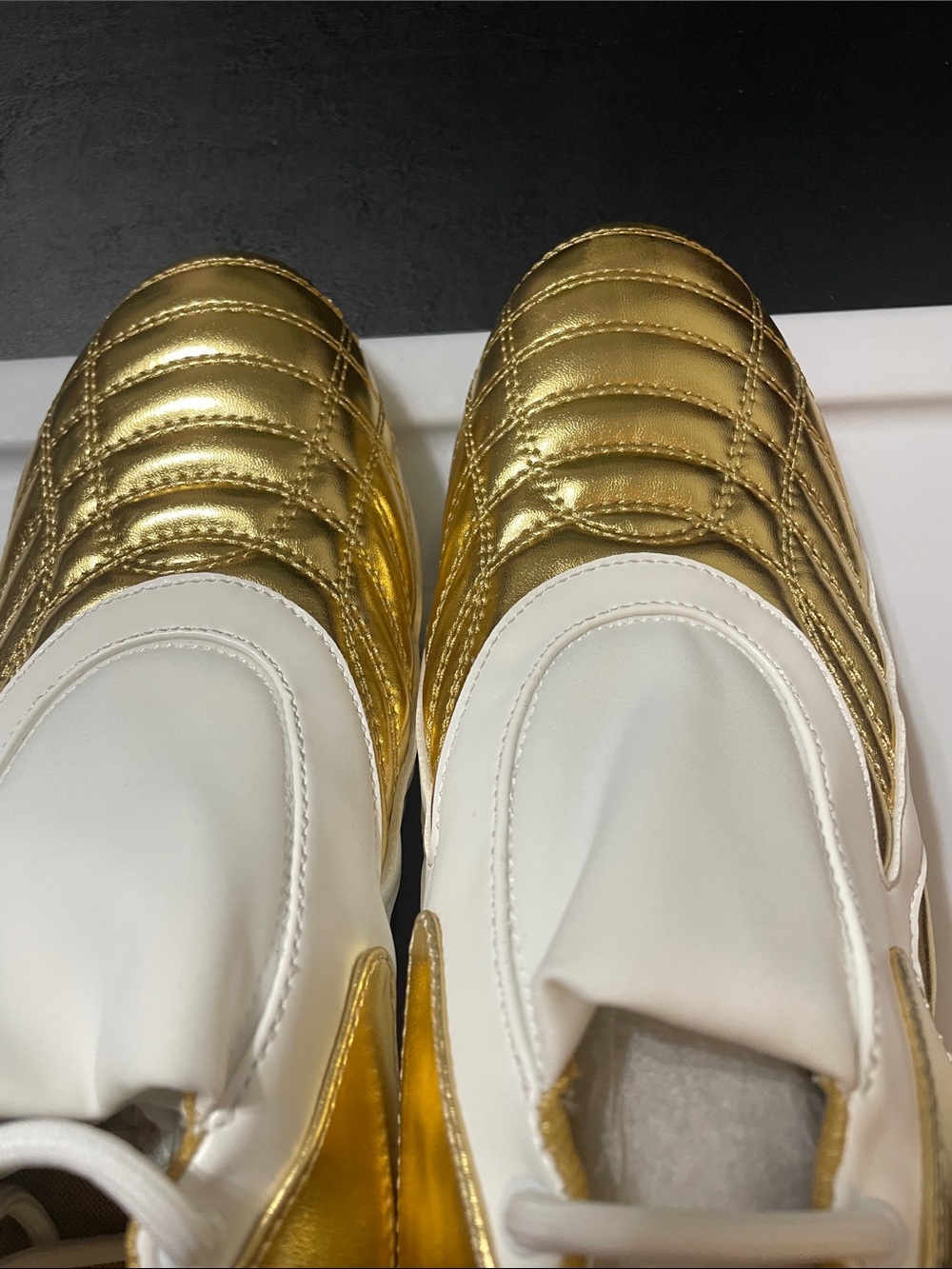 Cape Robbin Gold & white Vulay round toe Women's Athletic Sneakers NWT Sz. 9 - Picture 3 of 13